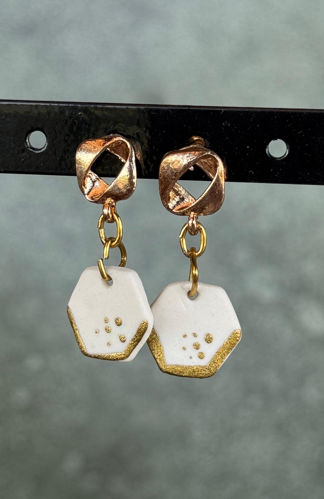 Oorring porselein zeshoek