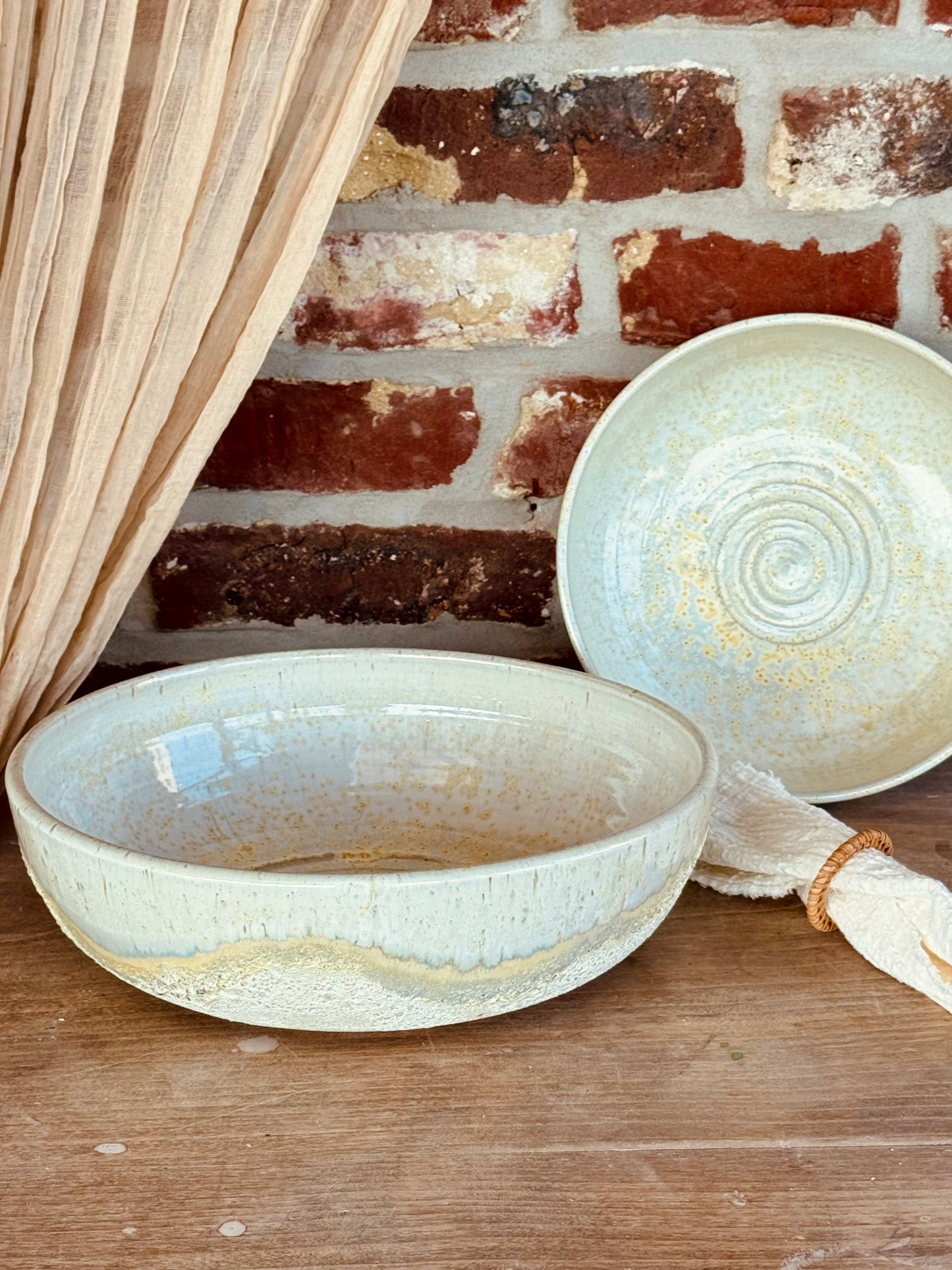 Big saladbowl rocky waves