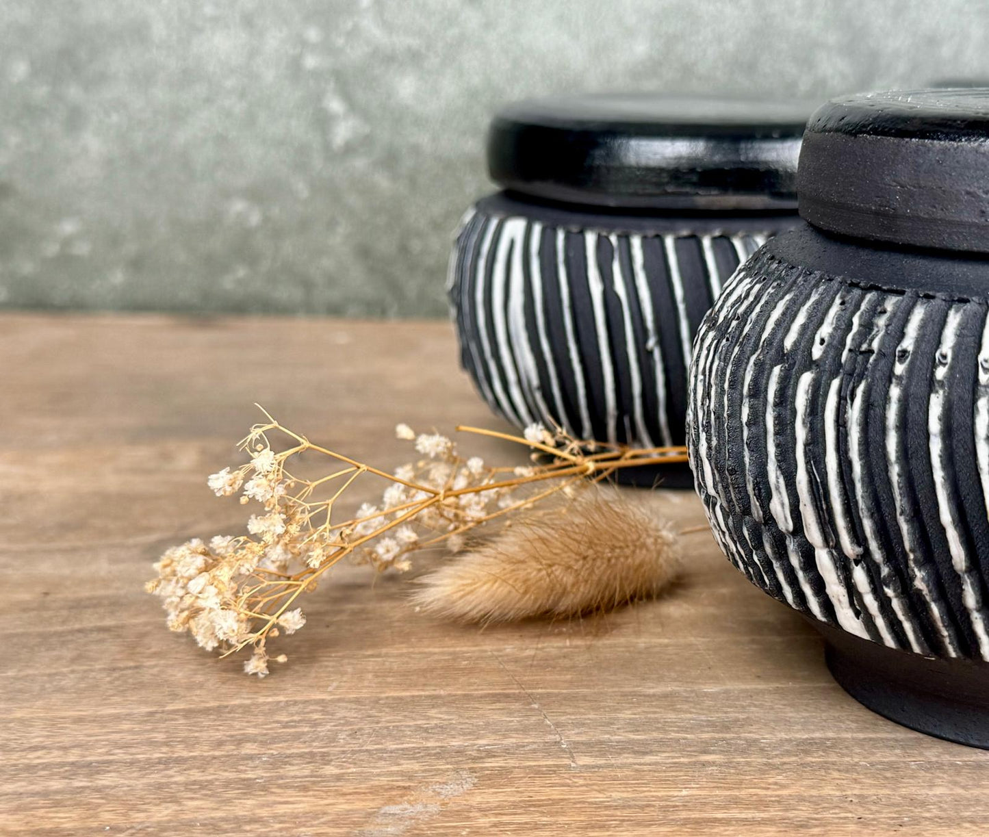 mini urne black clay & porcelain