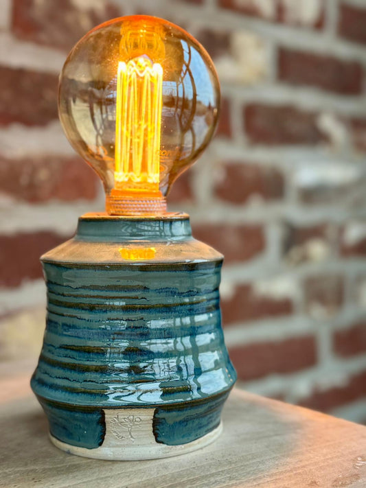 sfeerlamp met warmblauw glazuur