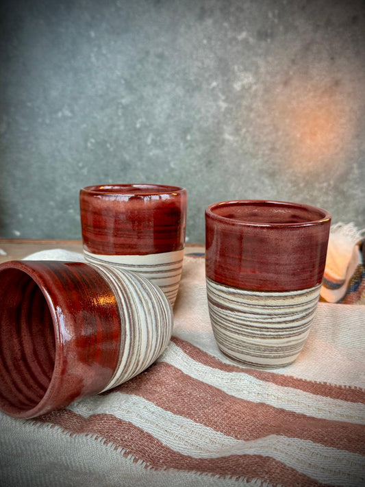 Gemarmerd tasje met rode rand