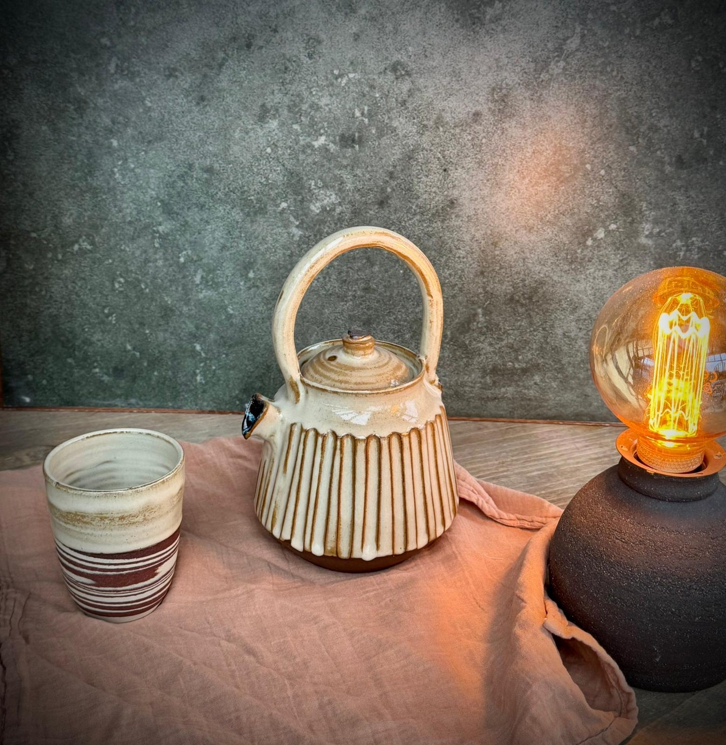 Beige hartjestheepot