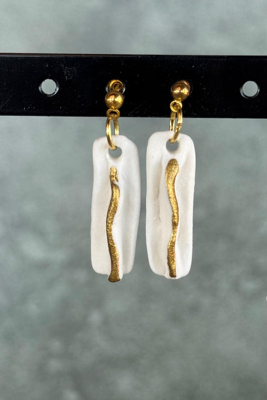 Oorbel met gouden vouw