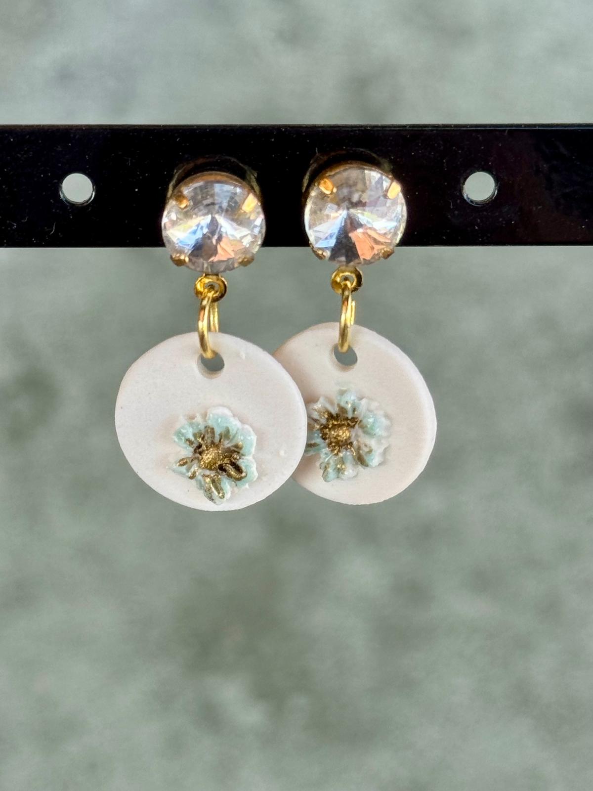 Oorring porselein cirkel met bloem