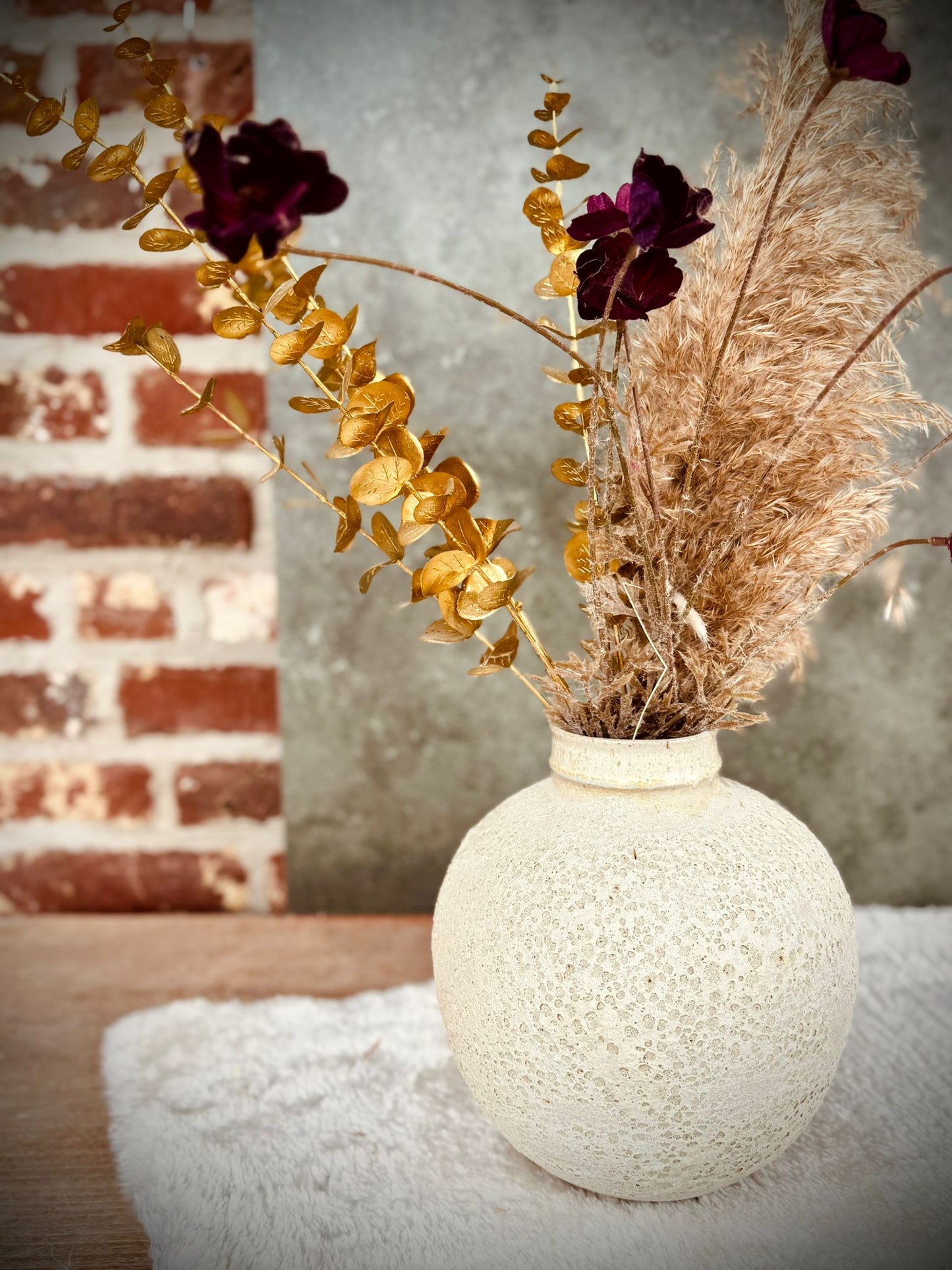 Magma vaas met blinkende hals