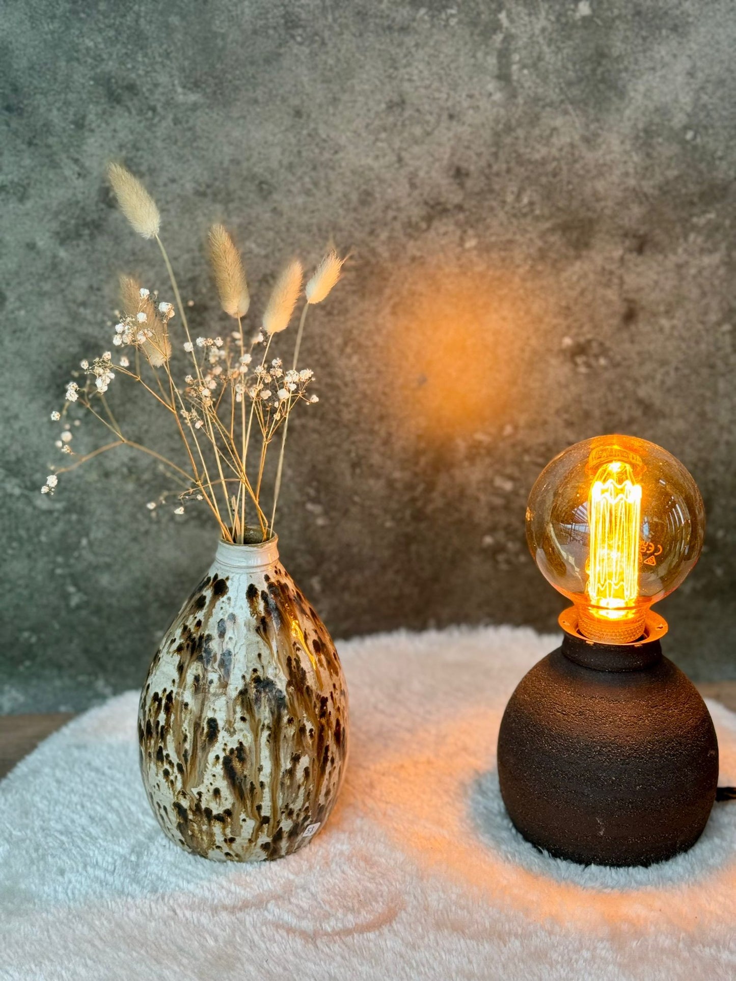 Sfeerlamp in ruwe bruine kleur