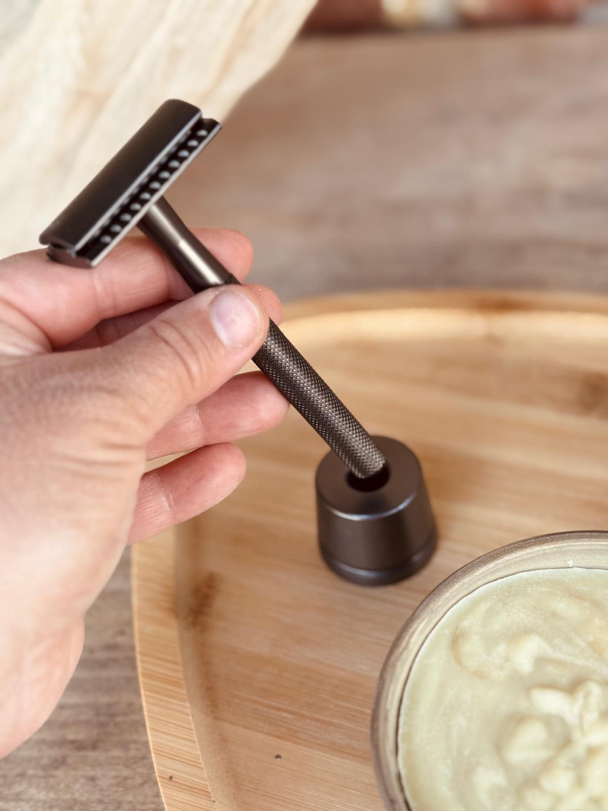 Scheermes met staandertje